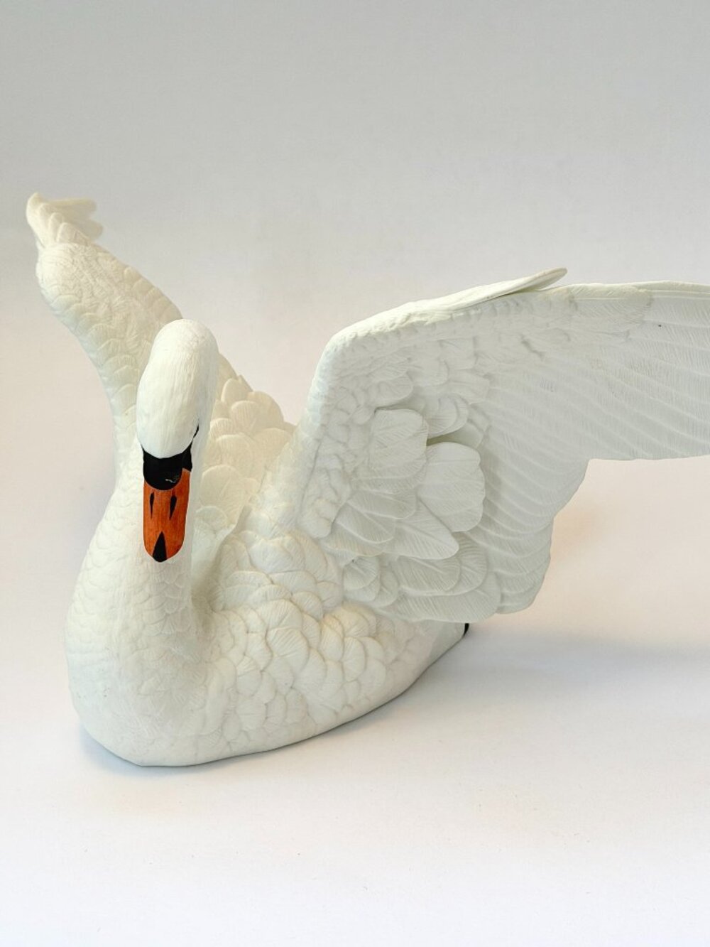 Vintage Lenox “The Majestic Swan” Porcelain Swan Figurine 1989